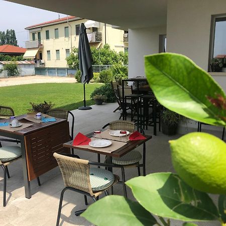 Отель I Broletti Del Garda Pacengo Di Lazise Экстерьер фото